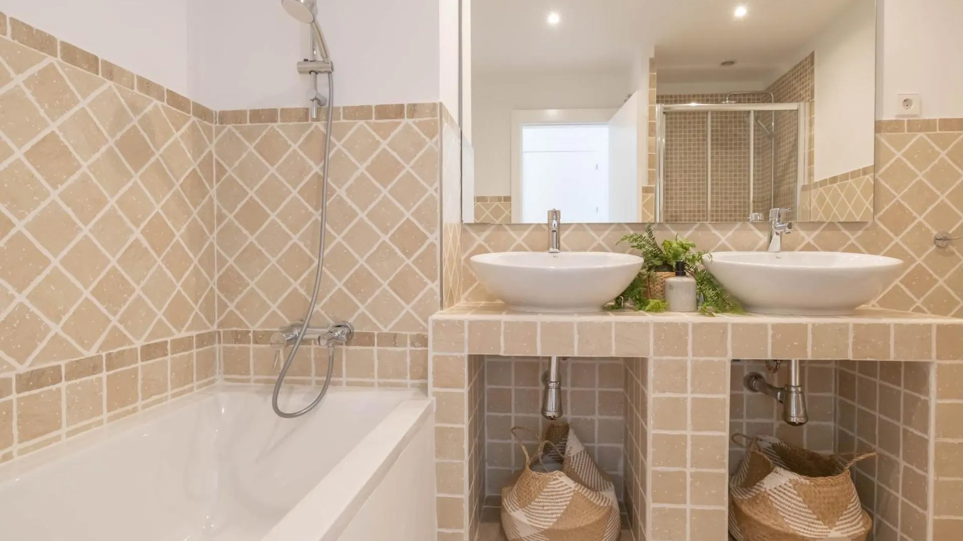 Sunset Golf Elegance - Happy Rentals Estepona Apartment