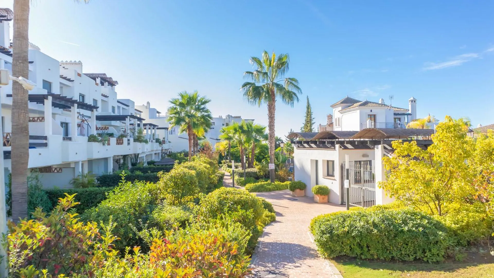 Sunset Golf Elegance - Happy Rentals Estepona Spain